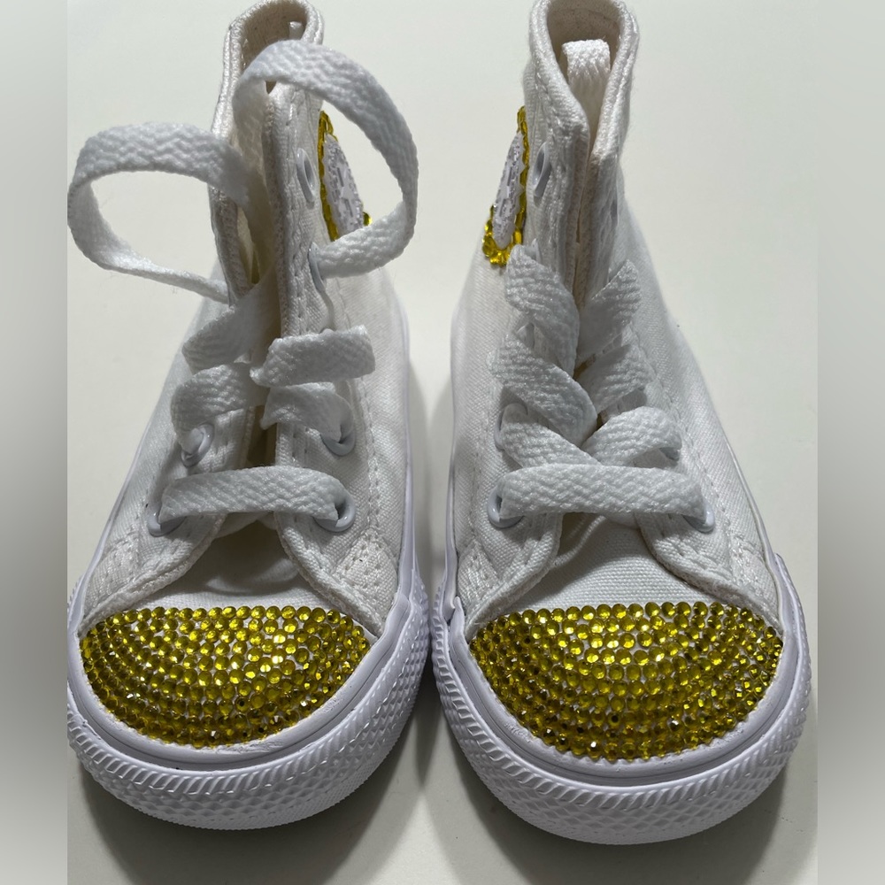 Baby Chuck Taylor converse size 4